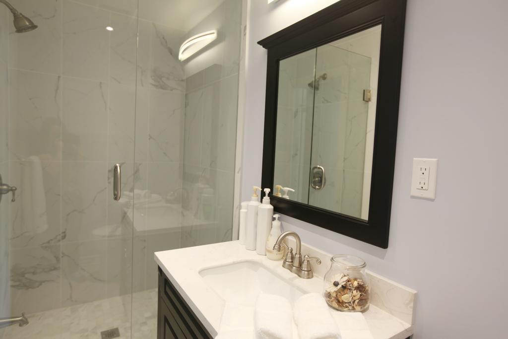 多伦多邓肯公园民宿 Toronto Duncan Park Guesthouse Ngoại thất bức ảnh