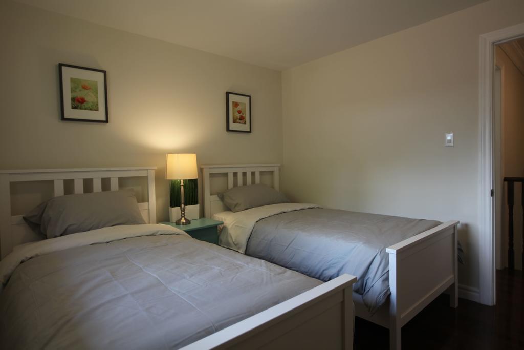 多伦多邓肯公园民宿 Toronto Duncan Park Guesthouse Ngoại thất bức ảnh